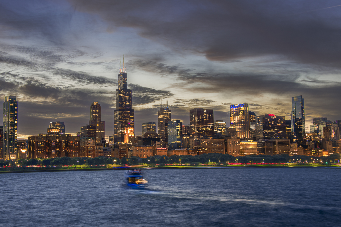 Loop&boat_857723_260926